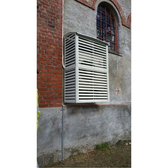 Påbygningssett til varmepumpehus, Gir totalt 147-162 cm høyde, Sort