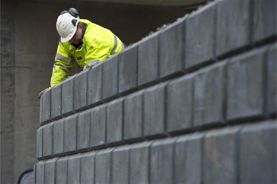 Aaltvedt - Stor støttemur, Grå