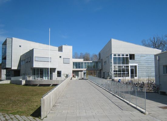 Fasadeplate, sementbasert, ubrennbar konstruksjonsplate, 8 x 1192 x 3050 mm, fra Swisspearl 