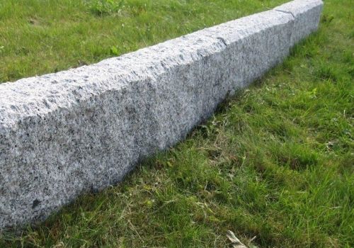 Kantstein, granitt, 15 x 30 cm, grå, Kinesisk, råhugget med fas