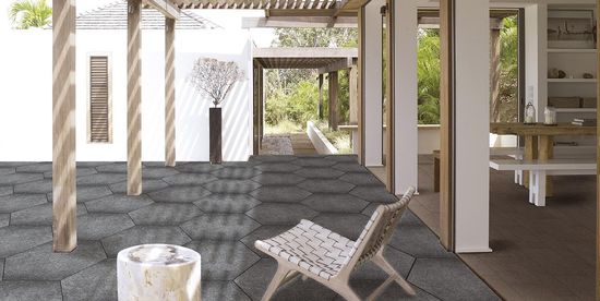 Helle Heksagon, Basalt, "ø60" x 2 cm, fra Aaltvedt 