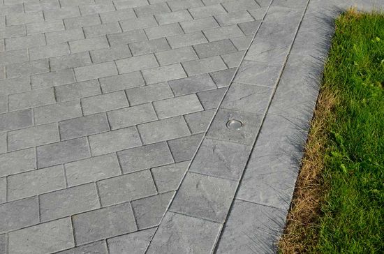 Kantstein Relieff, 50 x 10 x 18,5 cm, Gråmix, fra Asak